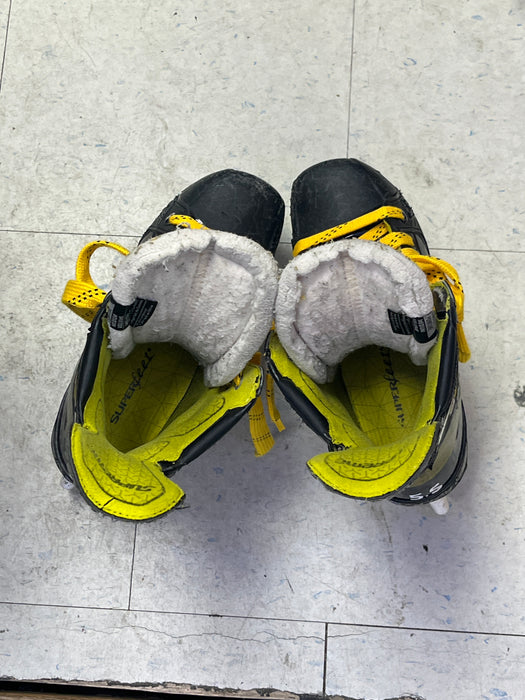 Used Bauer Supreme 3S Size 5.5 Skates