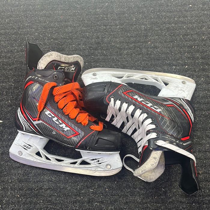 Used CCM JetSpeed FT360 Size 6 Player Skates