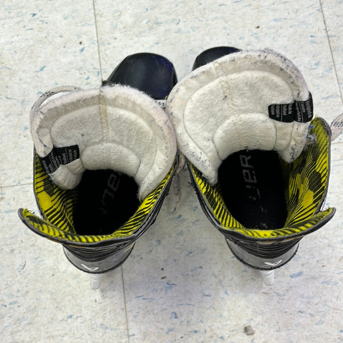 Used Bauer Supreme M3 Size 4.0 D Skates