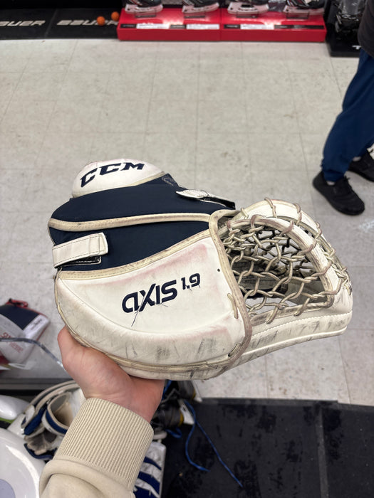Used CCM Axis 1.9 Senior Catcher Full Right