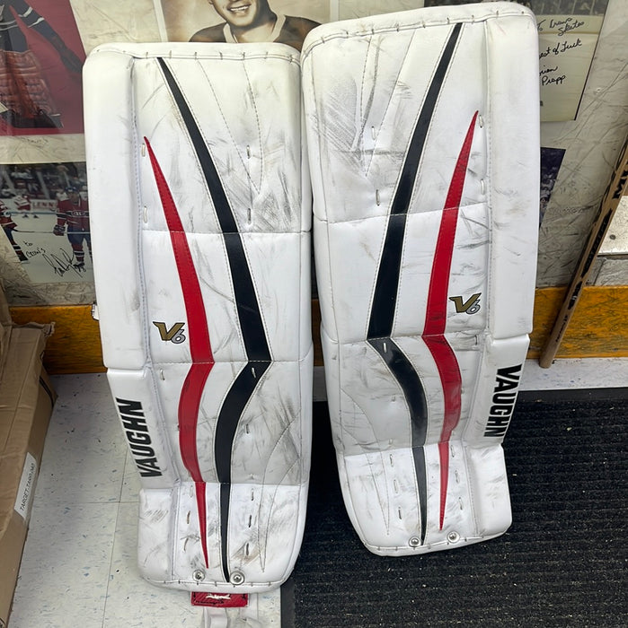 Used Vaughn Velocity V6 31+2 Goal Pads