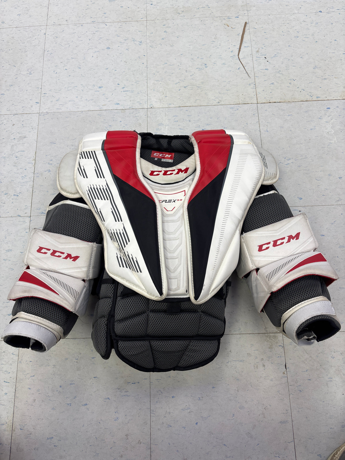 Used CCM EFlex 5.9 Intermediate Small Chest Protector — Crow's Sports ...