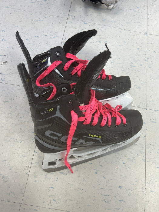 Used CCM Tacks XF70 Intermediate Player Skates
