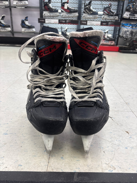 Used CCM JetSpeed FT680 Size 8.0R Skates