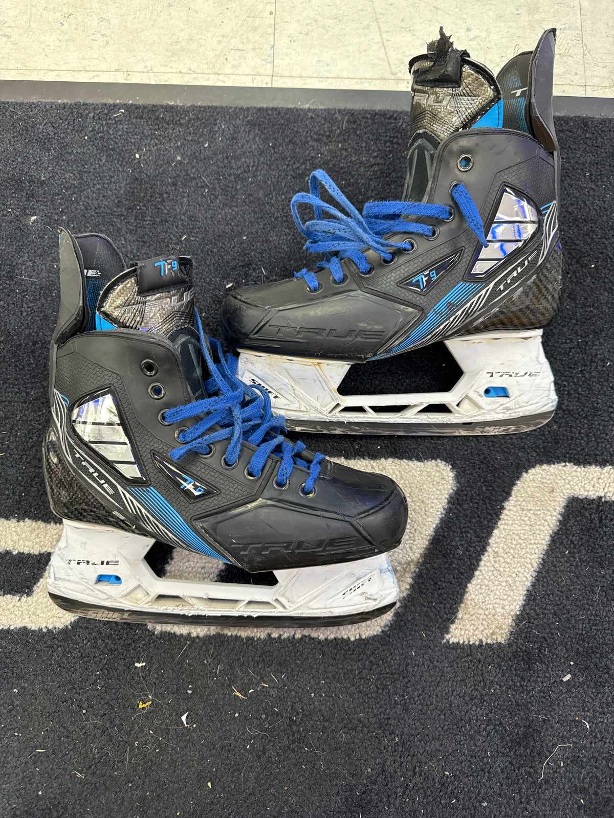 Used True TF9 6.5D Player Skates — Crow's Sports Hockey