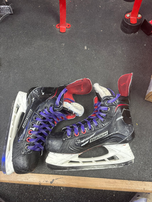Used Bauer Vapor x900 Skates Size 5.5 D