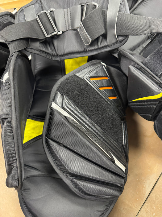 CCM Axis Pro Senior Chest Protector