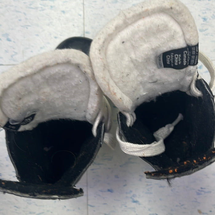 Used Bauer Charger Size 10 Youth Player Skates