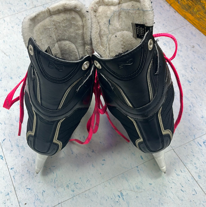 Used Bauer Nexus 400 Size 4 Player Skates