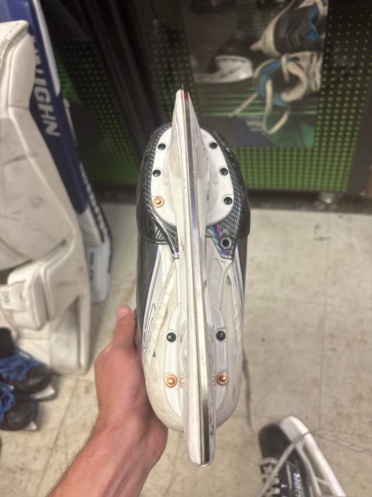 Used Bauer Vapor Flylite Skates Size 4 Fit 2