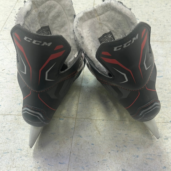 Used CCM JetSpeed Custom 04 Size 5 Player Skates