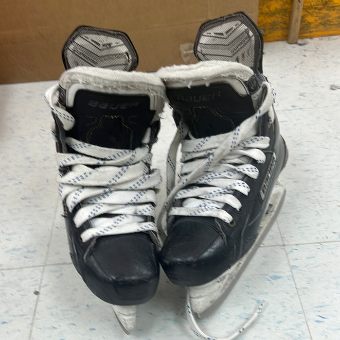 Used Bauer Supreme Size 1.5 Player Skates