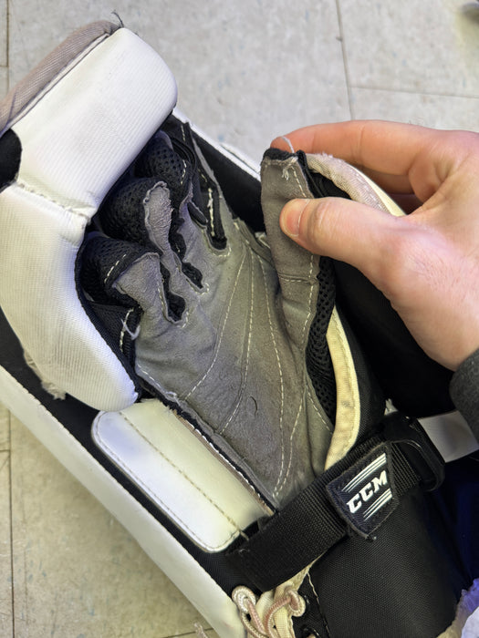 Used CCM EFLEX E4.9 Catcher Blocker Set Senior