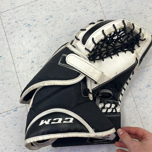 Used CCM Extreme Flex 400 Junior Catcher
