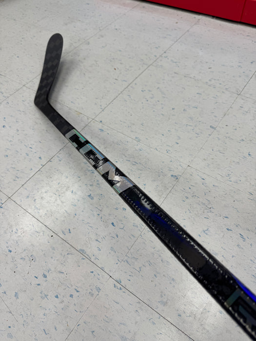 Pro Stock CCM Trigger 9 Pro Senior Stick