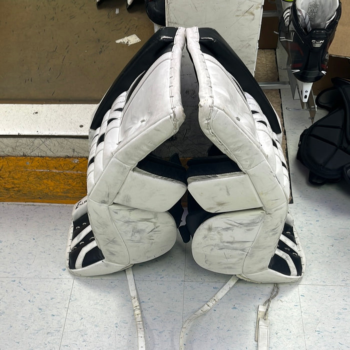 Used CCM E4.5 28+1 Goal Pads
