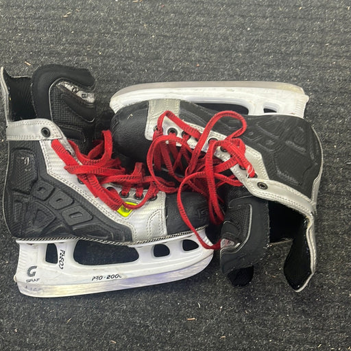 Used Graf Supra 570 Size 4.5 Player Skates