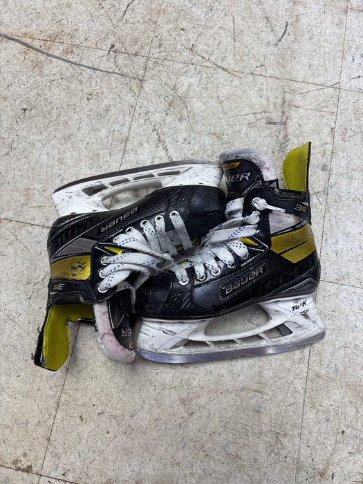 Used Bauer Supreme 3s Size 2.5D Skates