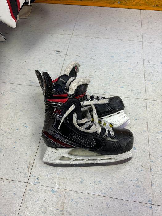 Used Bauer Vapor 2x Youth 13.5 EE Skates