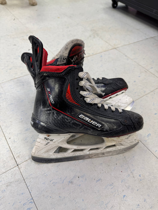 Used Bauer Vapor 3X PRO Player Skates 5.5 Fit 1
