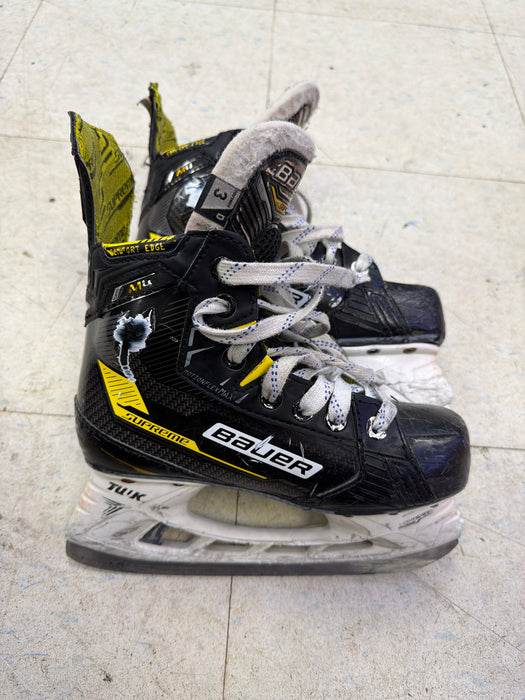 Used Bauer Supreme M4 Size 3.0D Skates