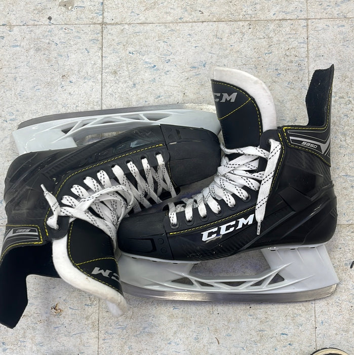 Used CCM Tacks 9350 Size 9 Player Skates