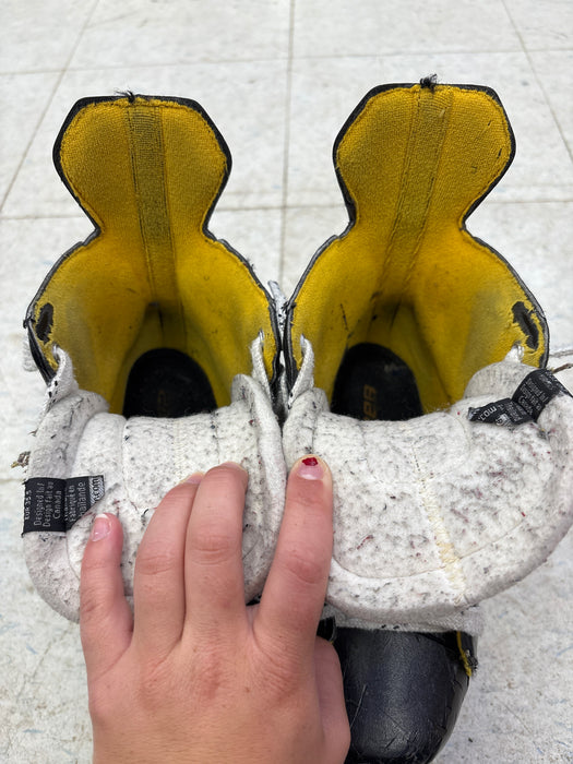 Used Bauer Supreme S160 Size 2.5 D Skate