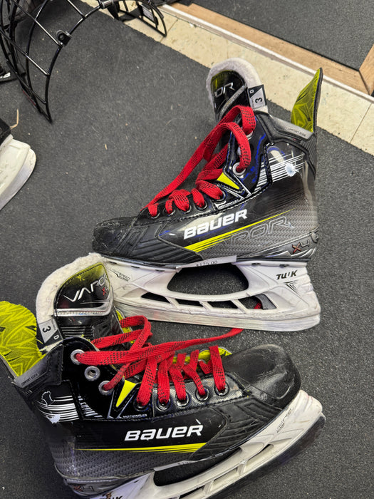 Used Bauer Vapor X4 Skates 3.0D