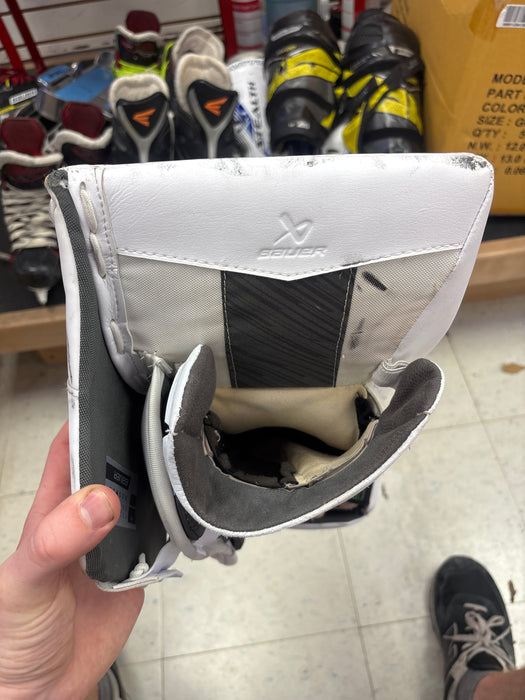 Used Bauer Vapor Hyperlite2 Senior Blocker