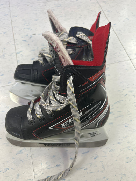 Used CCM JetSpeed FT480 Youth Player Skates