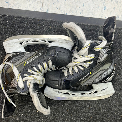 Used CCM Tacks AS-V Size 13 Youth Player Skates