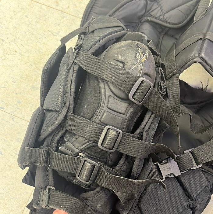 Used Reebok P4 Senior Medium Chest Protector