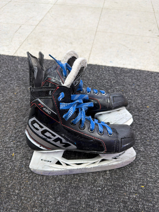 Used CCM JetSpeed FT680 Youth 13.5R Skates