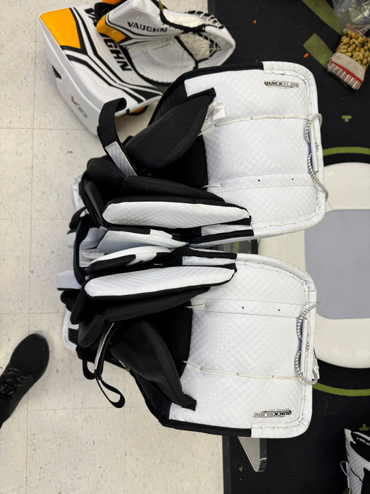 Vaugh Velocity V10 Pro Carbon Goalie Pad Set 33" + 2" Senior