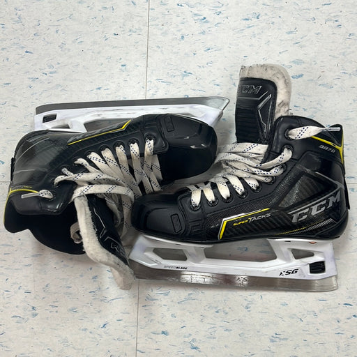 Used CCM Tacks 9370 Size 4 Goal Skates