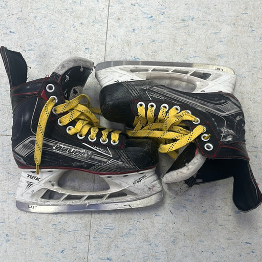 Used Bauer Vapor X500 Size 2 Player Skates