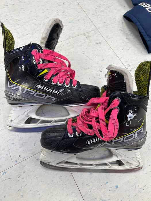 Used Bauer Vapor 3X Junior Player Skates 3.5D