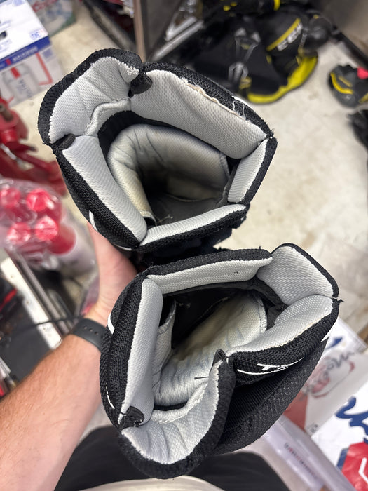 Used True Catalyst 7x 11” Gloves