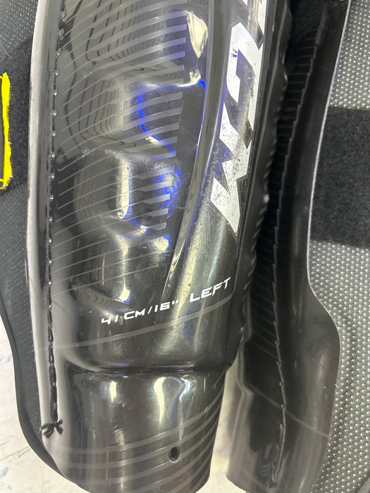 Used CCM Tacks 9550 Senior Shin Guards