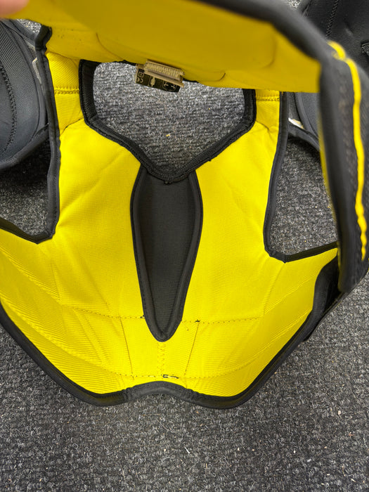 Used CCM Tacks 9040 Senior Small Shoulder Pads