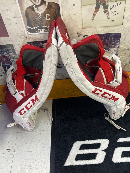 Used CCM Axis 1.5 28+1 Leg Pads