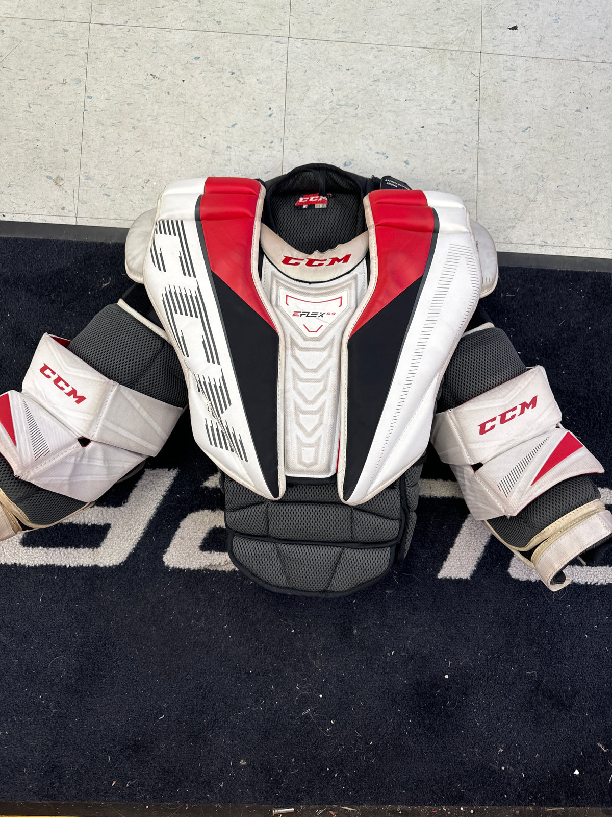 Used CCM Eflex5.9 Intermediate Medium Chest Protector — Crow's Sports ...