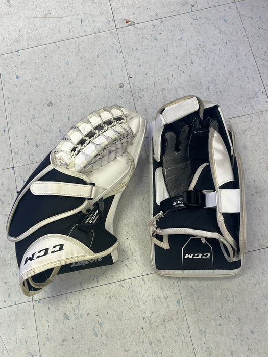 Used CCM E4.5 Junior Catcher and Blocker Set