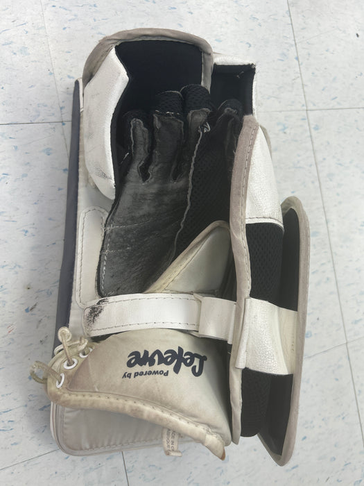 Used CCM Premier R1.5 Junior Blocker