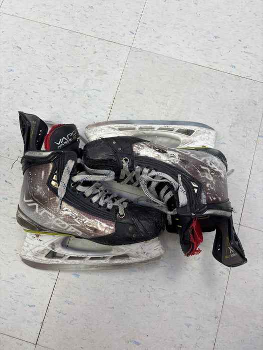 Used Bauer Vapor Hyperlite Size 4.0 Fit 3 Skates