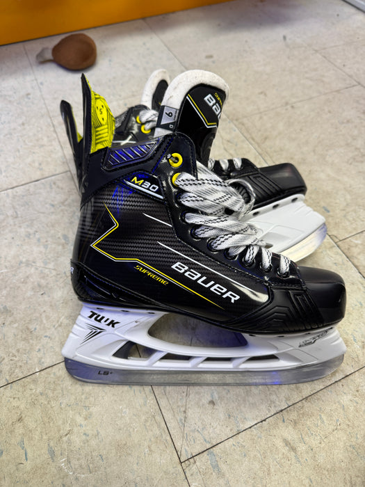 Used Bauer Supreme M30 Skates Size 9.0D
