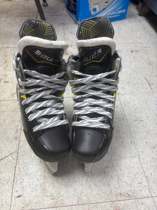 Used Bauer Supreme M40 Skates Size 1.5 D