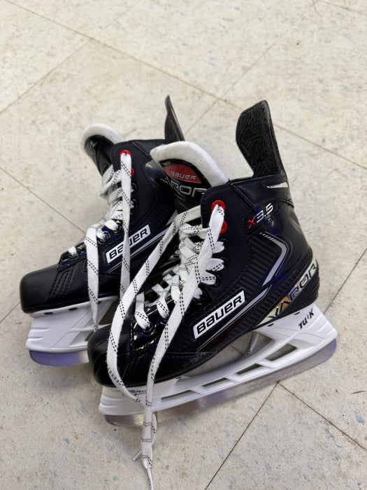 Used Bauer Vapor X3.5 Skates 3.5D