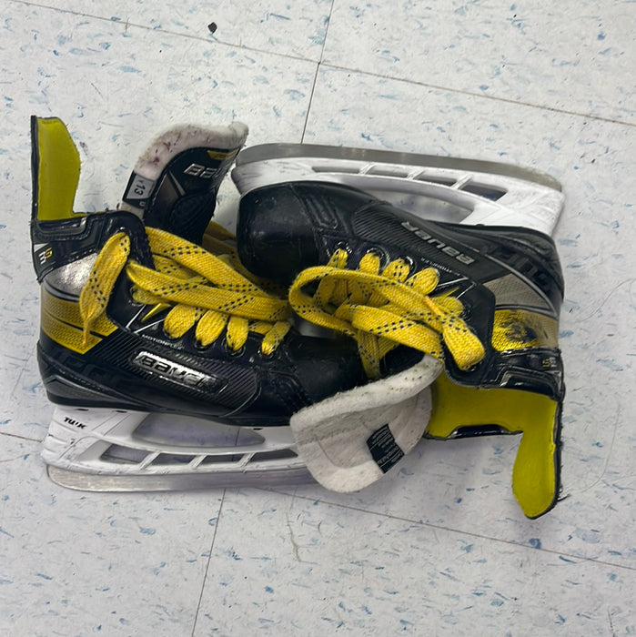 Used Bauer Supreme 3S Size 13 Youth Player Skates