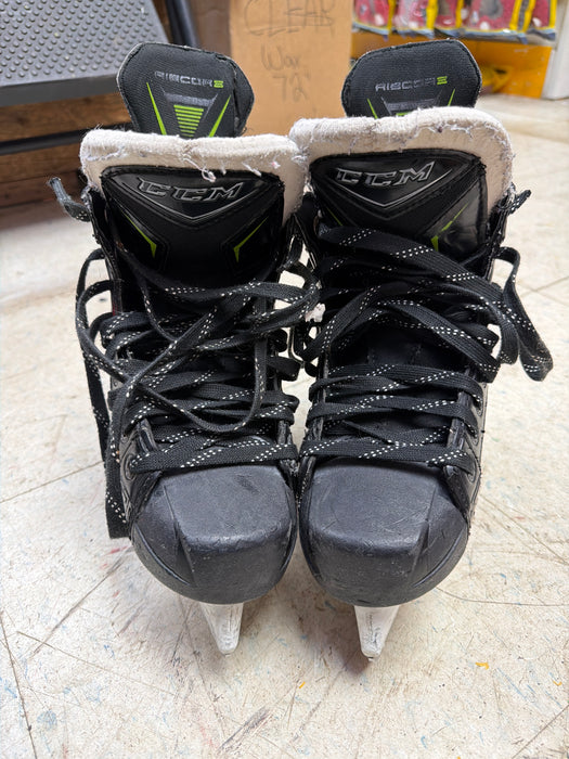 Used CCM Ribcor 76k Size 3.0D Skates